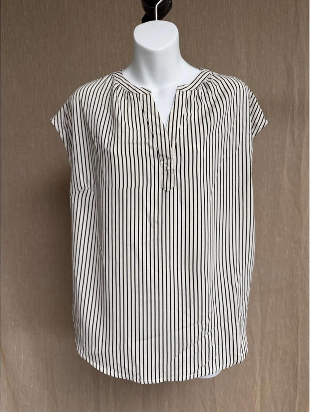Monday Fun Striped Split Neck Cap Sleeve Top - Large